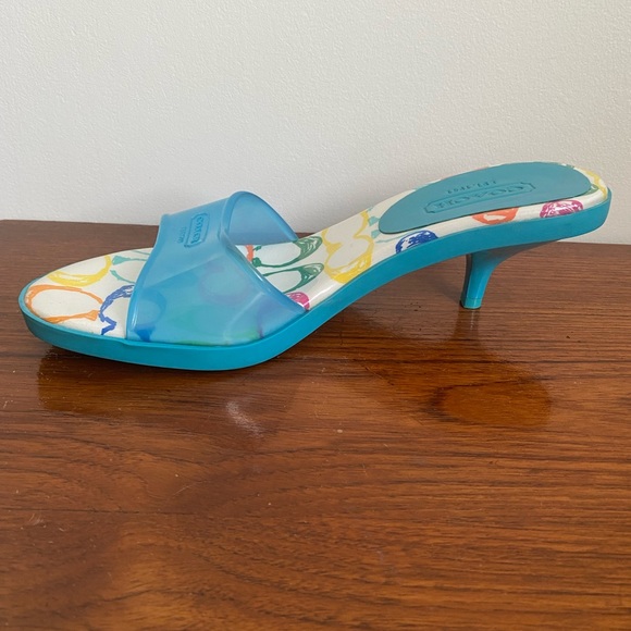 Coach Signature Sandal - Picture 5 of 9